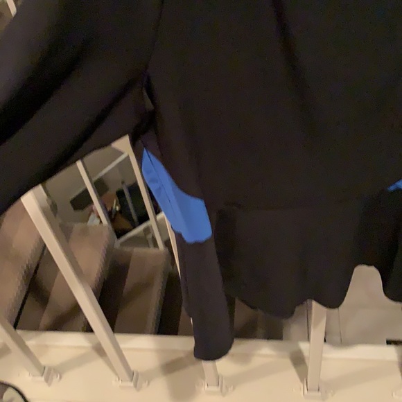 Black and blue top - Picture 3 of 3